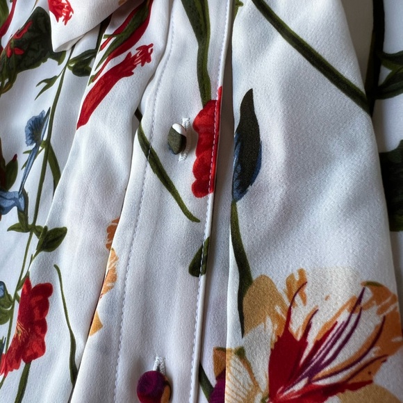 Aritzia Floral Little Moon Button Down Blouse Size XS - Picture 7 of 13